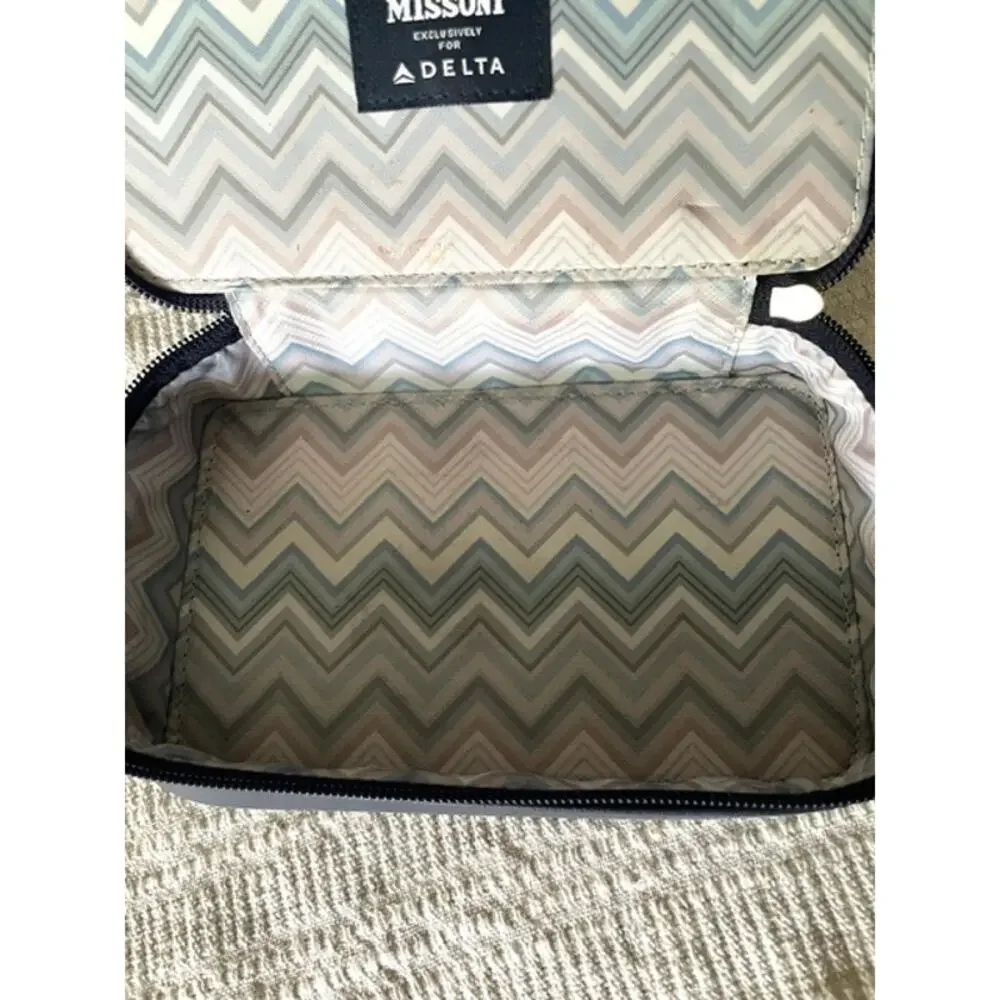 Missoni for Delta Travel Case Zip Organizer Navy Chevron Vanity Toiletry Case
